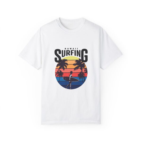 “SURFING Beach” – Round Neck Unisex T-Shirt